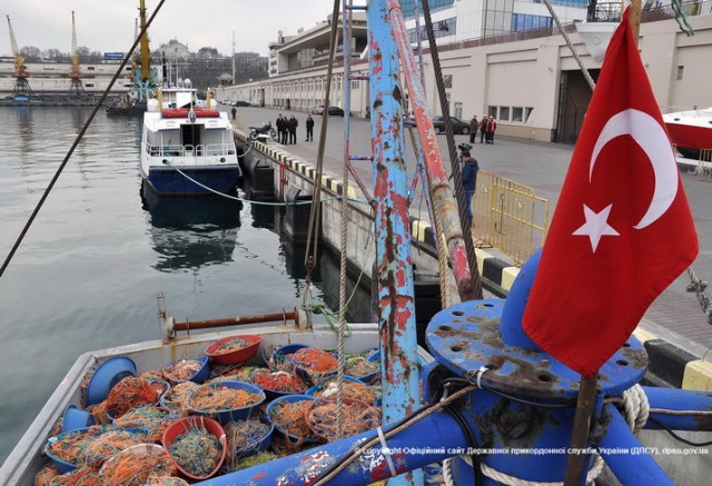 Украина конфисковала турецкую рыбацкую шхуну